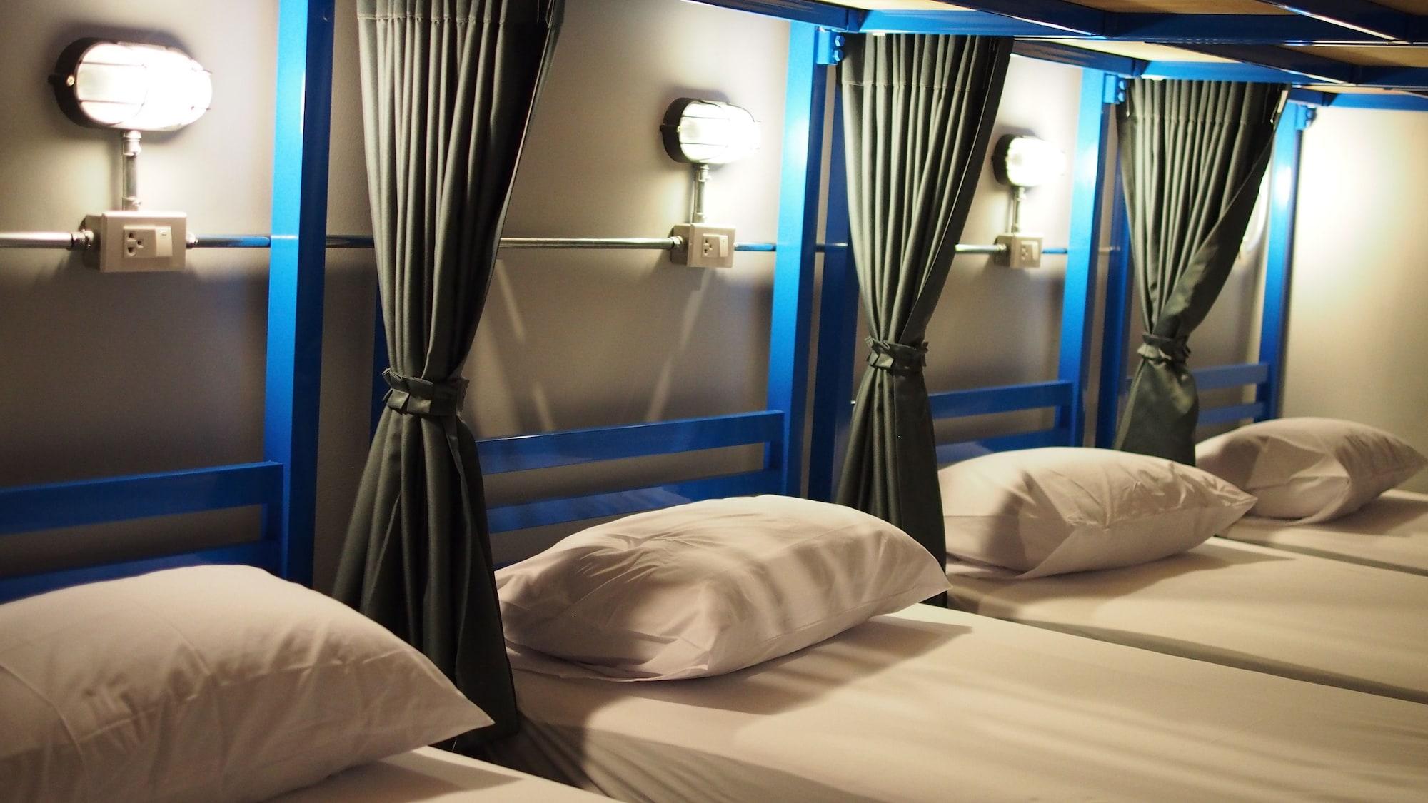 Loftel Station Hostel Bangkok Bagian luar foto