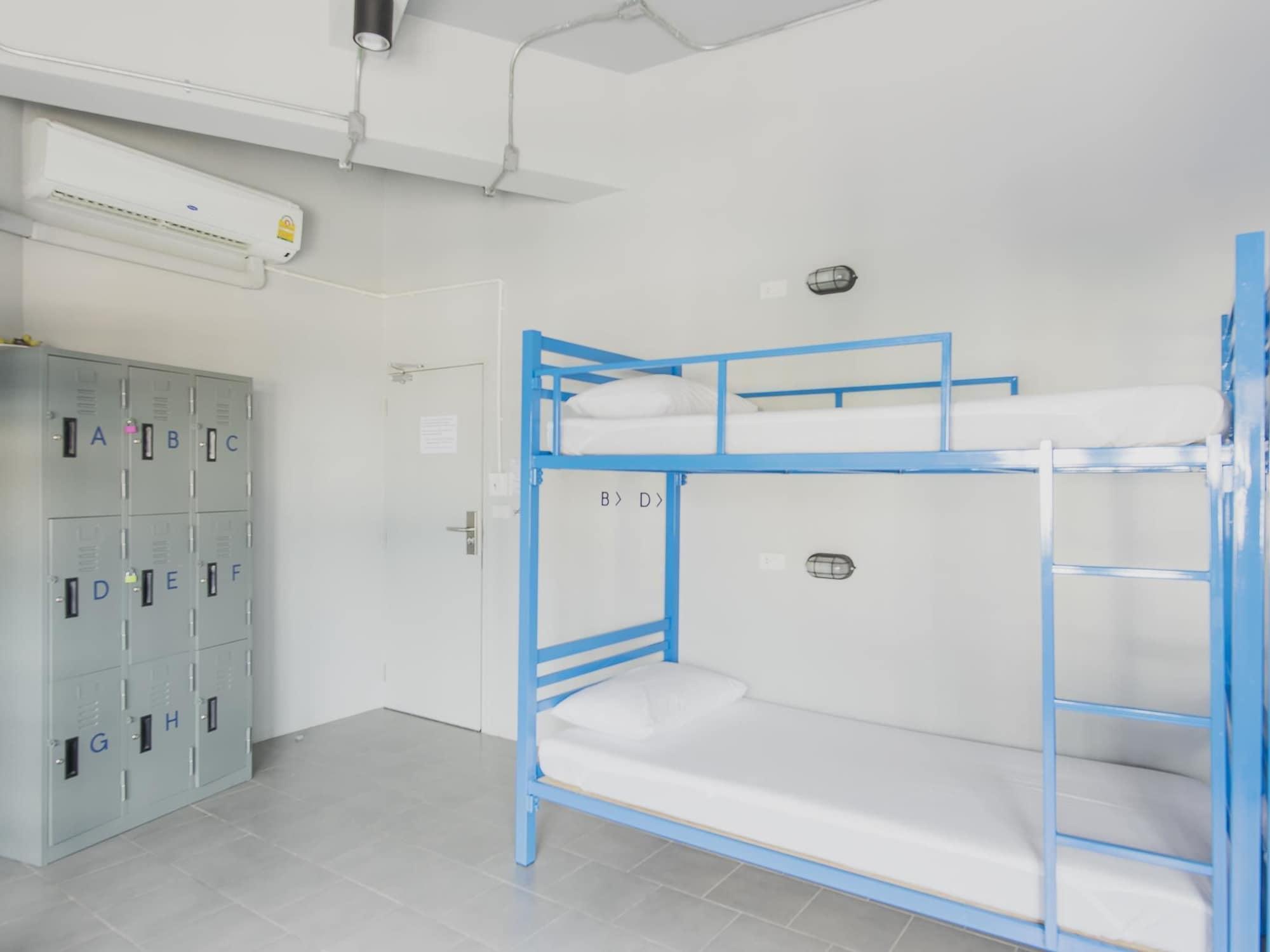 Loftel Station Hostel Bangkok Bagian luar foto
