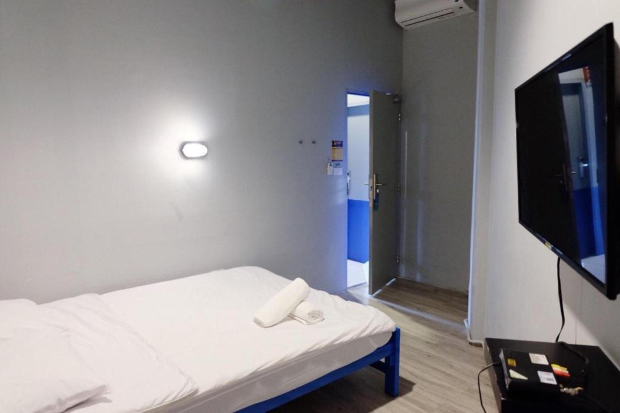 Loftel Station Hostel Bangkok Bagian luar foto