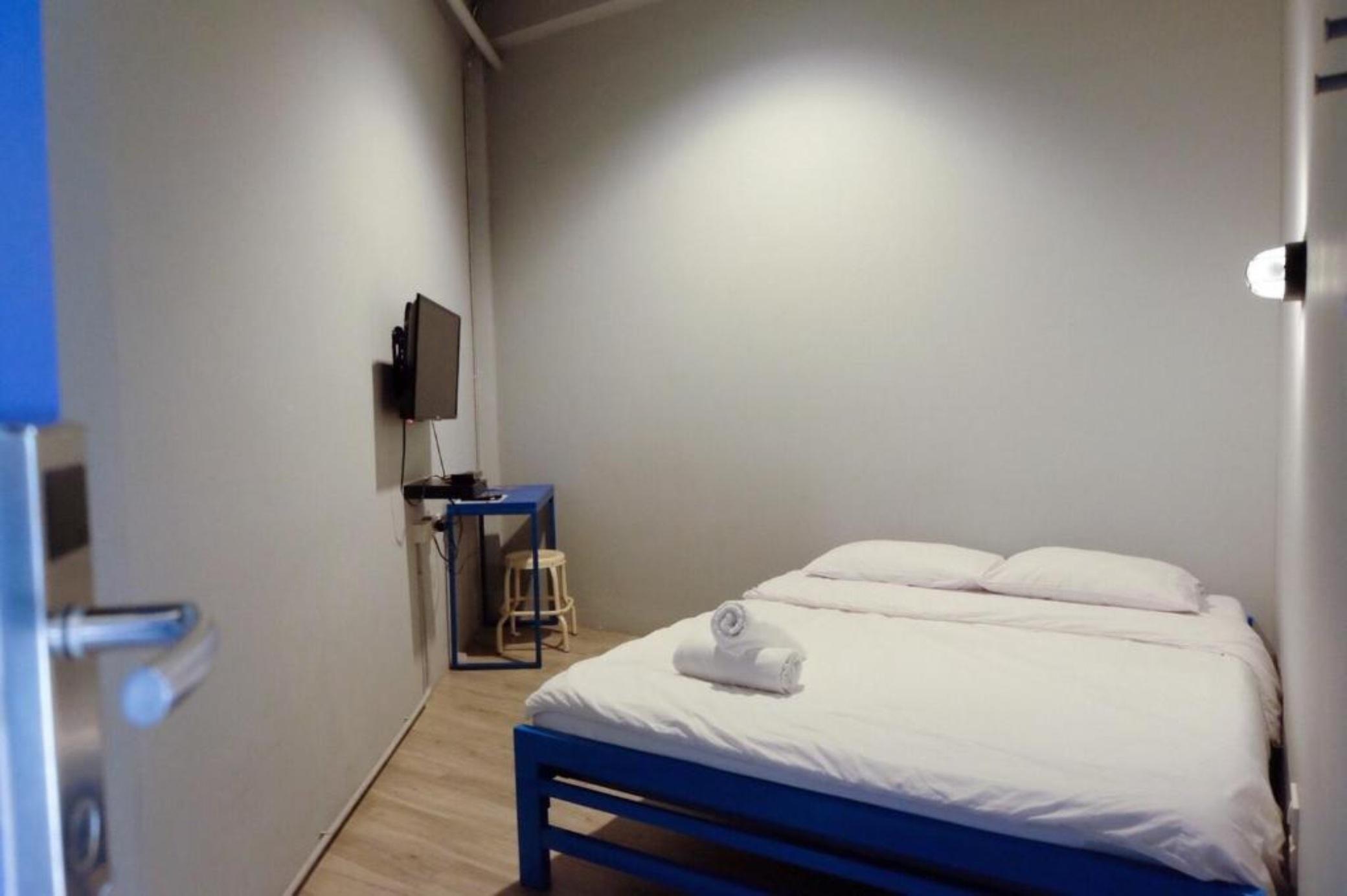 Loftel Station Hostel Bangkok Bagian luar foto