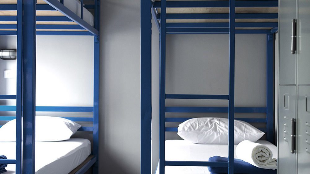 Loftel Station Hostel Bangkok Bagian luar foto