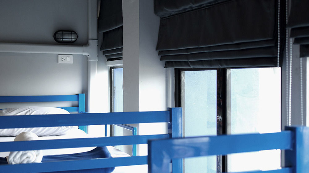 Loftel Station Hostel Bangkok Bagian luar foto